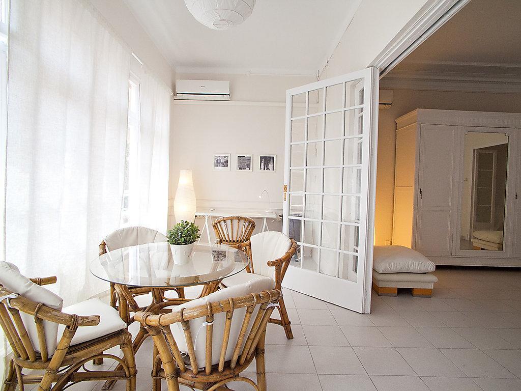 Apartment Sants-Les Corts Galileu By Interhome Барселона Стая снимка