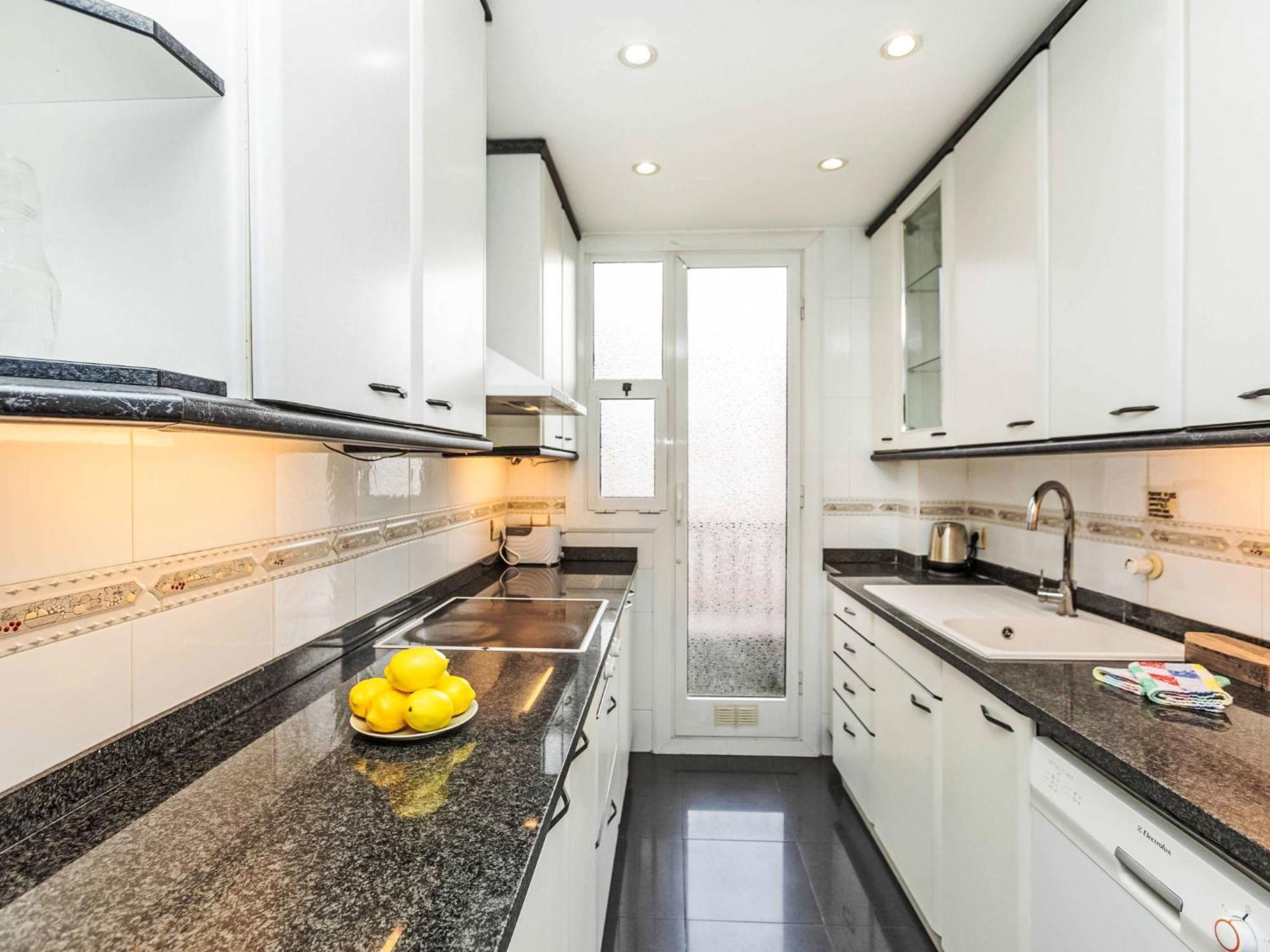 Apartment Sants-Les Corts Galileu By Interhome Барселона Екстериор снимка