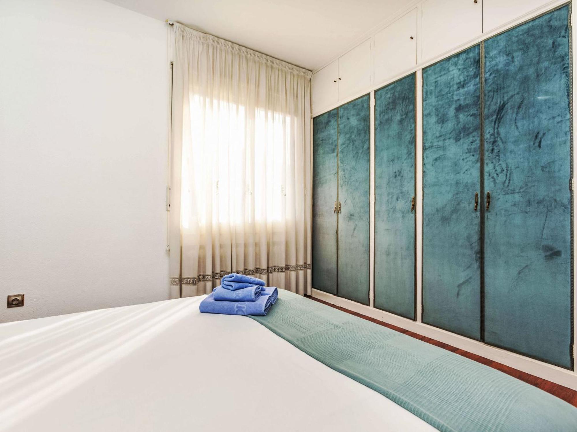 Apartment Sants-Les Corts Galileu By Interhome Барселона Екстериор снимка