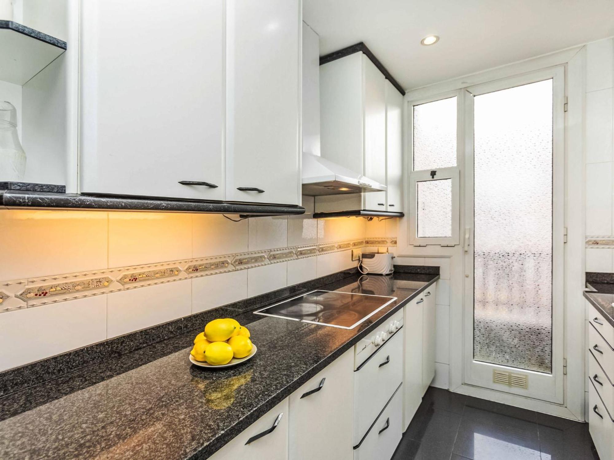 Apartment Sants-Les Corts Galileu By Interhome Барселона Екстериор снимка